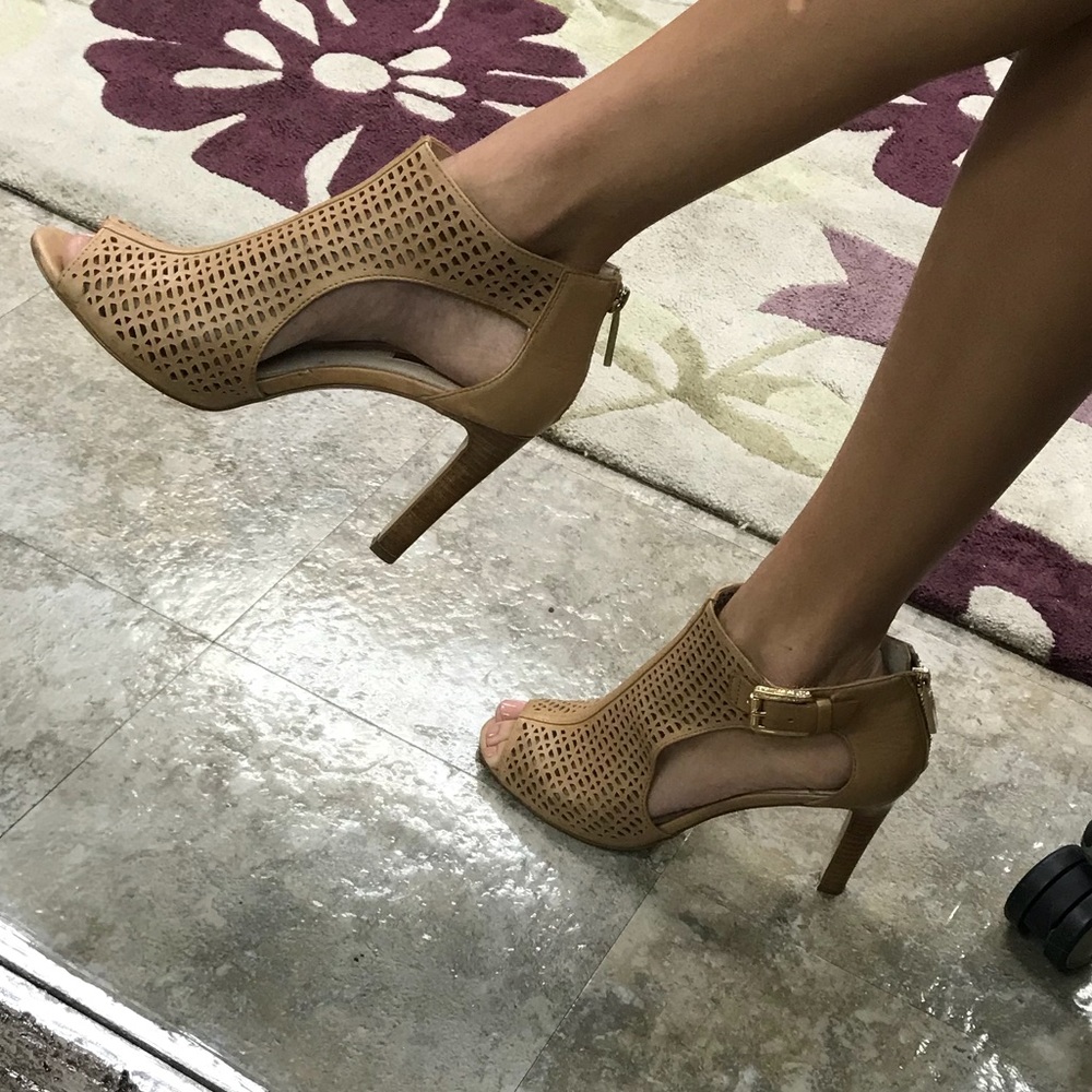 Gentle used Louise et Cie peep toe heals